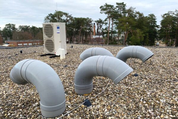 Buitengroep ventilatieroosters – SCK CEN – Zaal Paul Govaerts